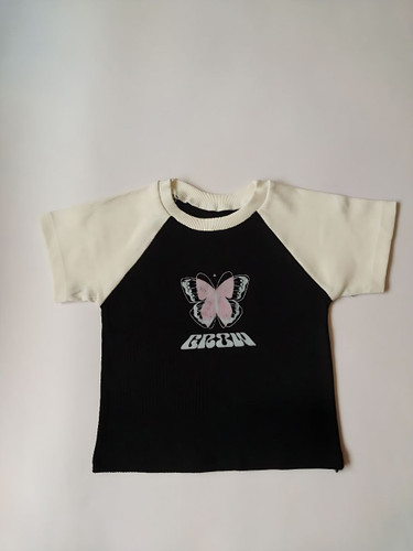 تیشرت کراپ نخ پنبه کبریتی مشکی سفید .طرح پروانه